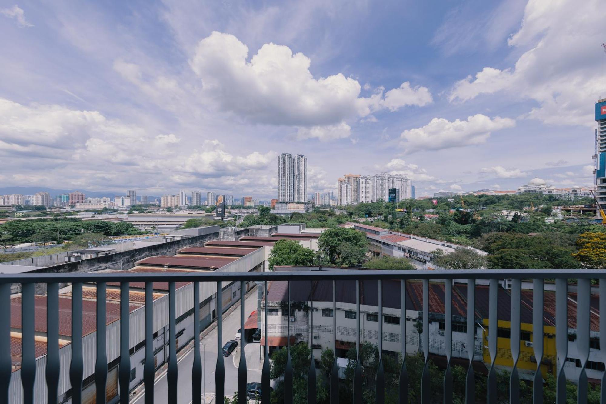 Pangsapuri Savio Riana Dutamas Near Mitec
