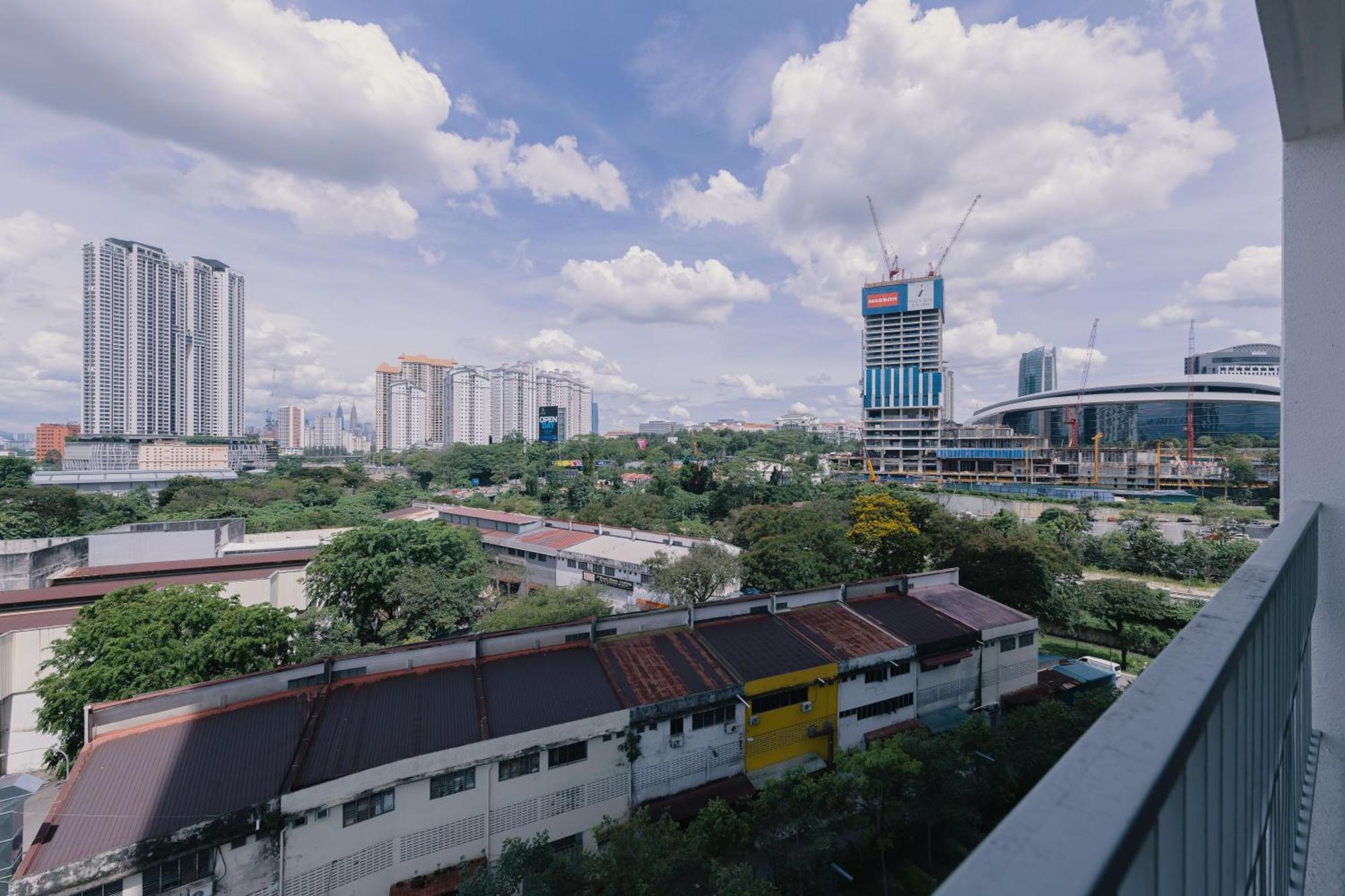Savio Riana Dutamas Near Mitec Pangsapuri *